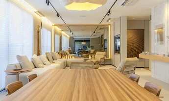 Imagem 5: Apartamento, 4 suítes, 216m2, Varanda Gourmet com churrasqueira a carvão, acima da Praça d