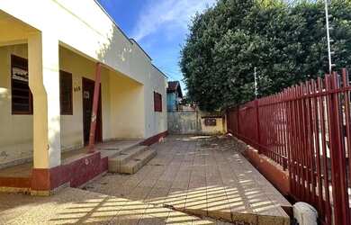 Imagem 3: Casa à venda em Ibiporã, Centro, com 3 quartos, com 98 m²