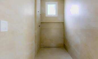 Imagem 3: Sobrado Geminado novo! Com 4 suítes e 2 vagas de garagem no Centro em Balneário Camboriú