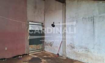 Imagem: Casa com ótima localização, com 02 dormitórios