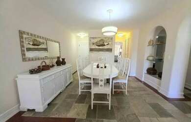 Imagem 3: Apartamento com 3 dormitórios à venda, 162 m² por R$ 700.000,00 - Enseada - Guarujá/SP