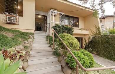 Imagem 3: Bela residência,mobiliada e ampla com 222 M2 à venda com EXCLUSIVIDADE !