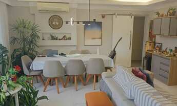 Imagem 2: Apartamento para venda possui 196 metros quadrados com 4 quartos em Embaré - Santos - São