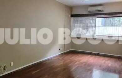 Imagem 3: Apto amplo no Flamengo,com 105 m,3 quartos(1 suíte),sala ampla em 2 ambientes,cozinha plan