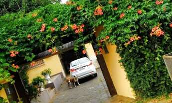 Imagem: Casa com piscina, 4 quartos, 241m2 e terreno