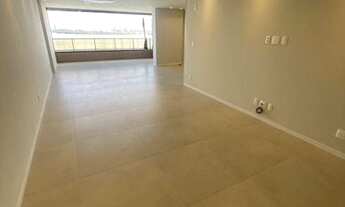 Imagem 6: Apartamento para venda possui 188 metros quadrados com 3 quartos em Ponta D'Areia - S