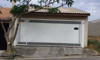 Imagem: Linda casa com 3 dorm.sendo uma suite, área