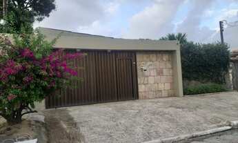 Imagem: Casa para venda tem 244 metros quadrados