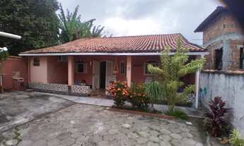 Imagem: Duas casas, preço de uma com 4 quartos