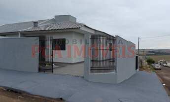 Imagem: Linda casa de esquina, localizada no Jardim