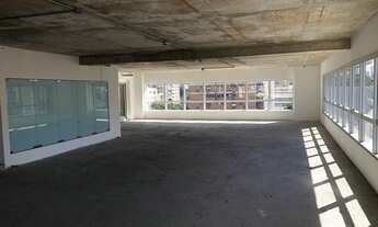 Imagem 2: Conjunto em andar inteiro, com 320m2, á 850 metros das Clinicas