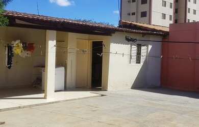 Imagem 2: Casa para venda tem 260 metros quadrados com 4 quartos em Jardim América - Goiânia - GO