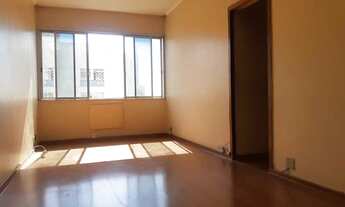 Imagem 4: Tijuca- próximo metrô Saens Pena- ótimo prédio- jardins- andar alto- sala - 3 quartos- 2 b