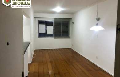 Imagem 2: Apartamento espaçoso no centro de Florianópolis. 2 dorm + depend