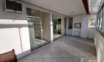 Imagem: Apartamento Piet Mondrian no centro de Balneário