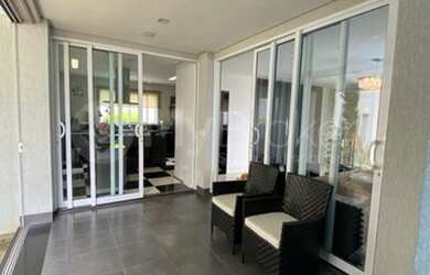 Imagem 2: Casa de condomínio para venda com 556 metros quadrados com 4 quartos