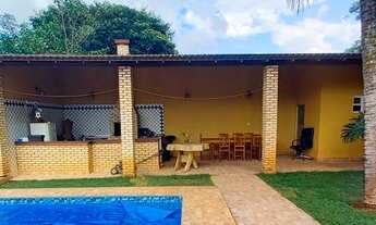 Imagem 2: Bela casa à venda com 240 metros quadrados com 4 quartos