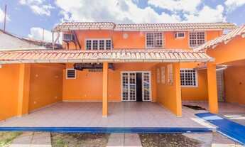 Imagem: Bonita e Ampla Casa de 2 Pavimentos com