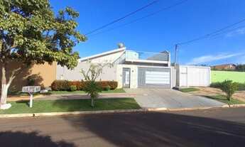 Imagem 4: LINDA CASA JARDIM SEMINARIO COM PISCINA COM 3 SUÍTES 1HUTT5A