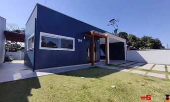 Imagem 3: Casa nova e moderna na região da praia. Confira!