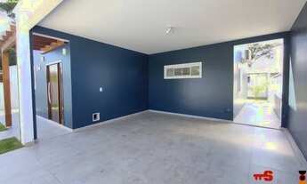 Imagem 6: Casa nova e moderna na região da praia. Confira!