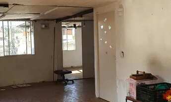 Imagem: Casa de 2 andar, 2 a 3 quartos, sala ampla