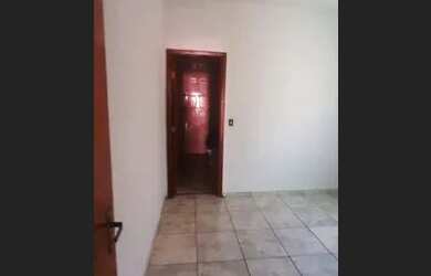Imagem 5: Casa com 3 dormitórios para alugar, 100 m² por R$ 950,00/mês - Universitário - Uberaba/MG