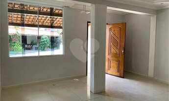 Imagem 2: Casa de Vila no Village Duplex na Alameda Praia de Olivenças com 3/4 em Stella Maris