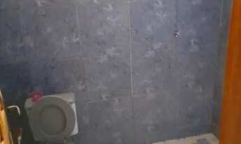 Imagem 2: Aluga se uma casa com dois 4 sendo uma com suite. Ótimo pra se morar