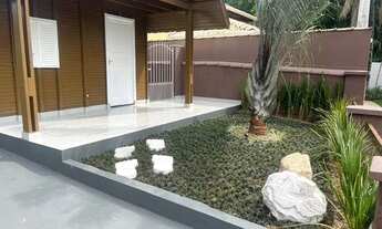 Imagem 3: Casa estilo chalé em condomínio fechado - Caraguatatuba