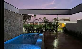 Imagem: Linda Casa no Condomínio Alphaville Nova