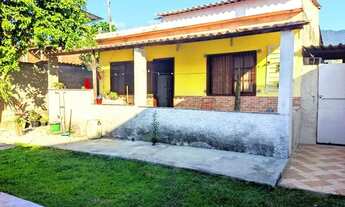 Imagem: Casa com piscina, churrasqueira, amplo terreno