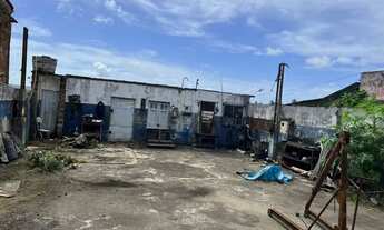 Imagem 2: Vende-se Galpão / depósito com 5 vagas na garagem