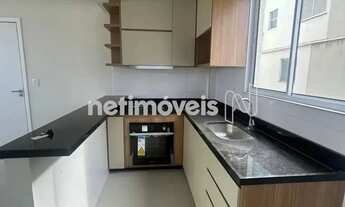 Imagem 5: Excelente apartamento, com 56 m²;. 02 quartos com armários, piso em laminado, sendo 01 suí