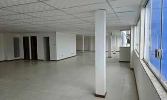 Imagem 2: Prédio para Venda em Lauro de Freitas, Centro