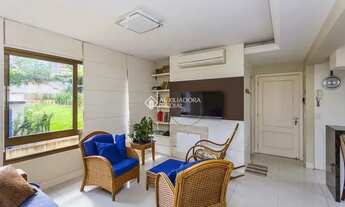 Imagem 2: Imóvel para venda possui 94 metros quadrados com 3 quartos em Petrópolis - Porto Alegre