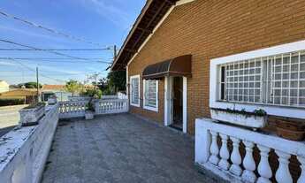 Imagem: Casa à venda com 3 quartos no Jardim Aurélia