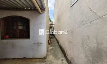 Imagem 3: Casa em Montes Claros, no bairro Jardim São Luiz, para venda