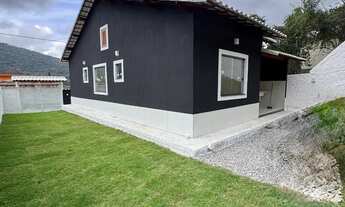 Imagem 2: Casa linda de 84m², 3quartos, suite, cômodos espaçosos com quintal gramado toda independen