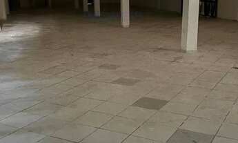 Imagem 2: Oportunidade Imperdível: Galpão Comercial à Venda em Avenida Movimentada