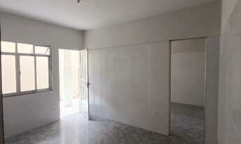 Imagem 7: Casa de 1 quarto com pequeno quintal no Colubandê