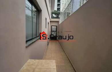 Imagem 6: Sobrado amplo com entrada social e 4 quartos sendo 2 suítes e 3 vagas na Mooca