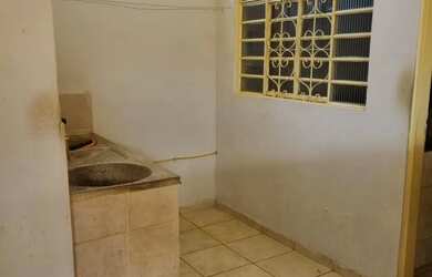 Imagem 5: 2 Casas no mesmo Terreno de Esquina - Ideal para Renda ou 2 Famílias!