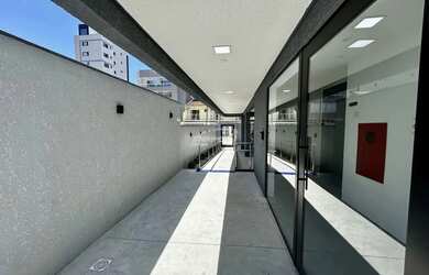 Imagem 3: Apartamento novo semi mobiliado disponível para locação no bairro Itacolomi Balneário Piç