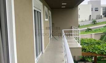 Imagem 4: Casa de condomínio para venda tem 300 metros quadrados com 3 quartos