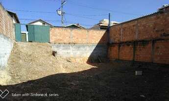 Imagem 3: Oportunidade para construtores. Excelente lote de 220m, todo murado, ótima localização