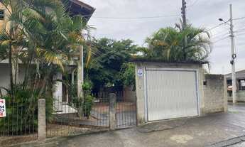 Imagem 2: Casa para venda possui 140 metros quadrados com 6 quartos em São Francisco - Criciúma - SC