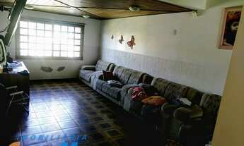 Imagem 6: Sobrado muito bem localizado com 03 dormitórios. Venha conferir!