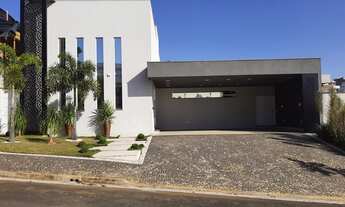 Imagem 2: Casa de condomínio para venda tem 300 metros quadrados com 4 quartos