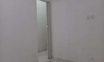 Imagem 2: Apartamento prédio frente mar, quarto, sala, cozinha, banheiro, área de serviço, ótima loc